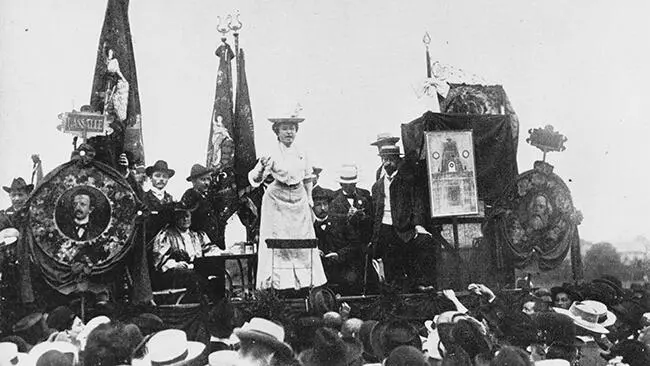 Rosa Luxemburg 1871 1919 murdered during her speech at the International - фото 18