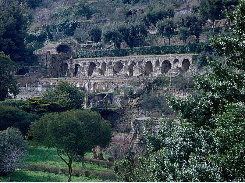 Abb 1 Was vom mondänen Kurort übrig ist Baiaes Parco Archeologico In der - фото 4