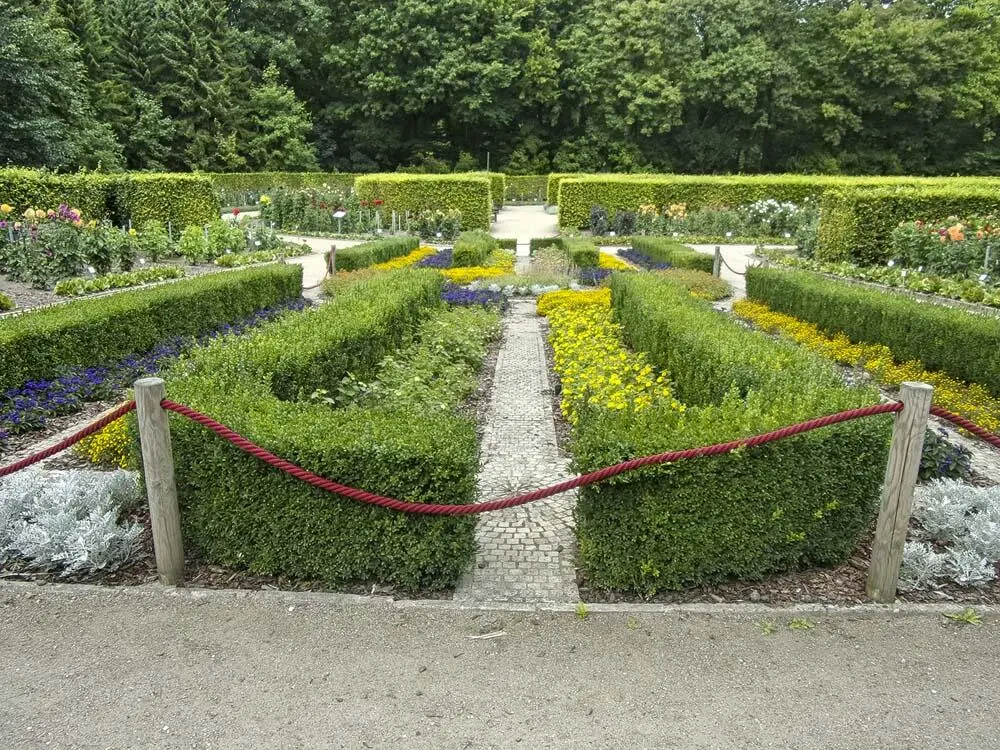 Dahliengarten im Volkspark Die Wege im Park sind so verwinkelt und vielseitig - фото 50