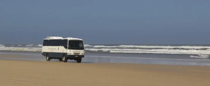 Unterwegs am Ostküstenstrand von Fraser Island Über urige Pisten an die - фото 24