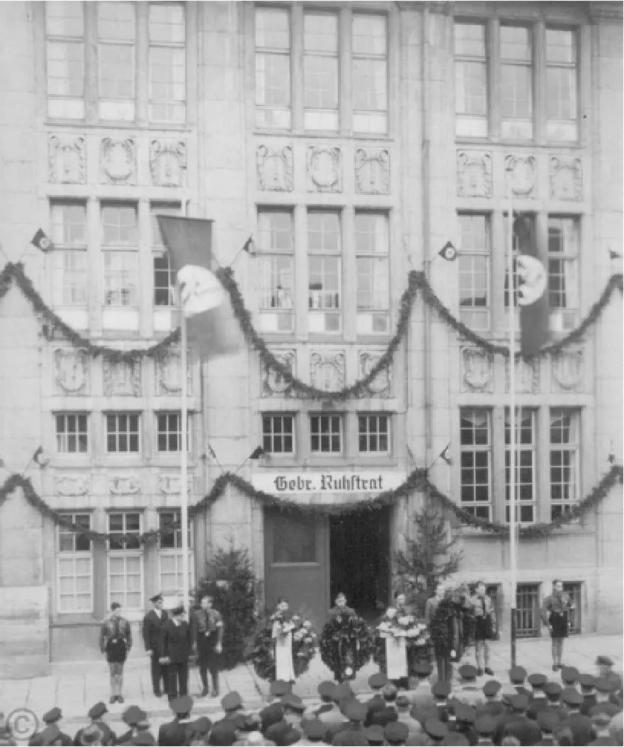 Rede vor dem RuhstratStammwerk 1938 Sammlung Baranowski Der - фото 37