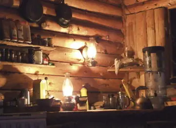 Morgenstimmung in der Cabin Zwei große Stapel Brennholz hatte ich zwar noch - фото 49