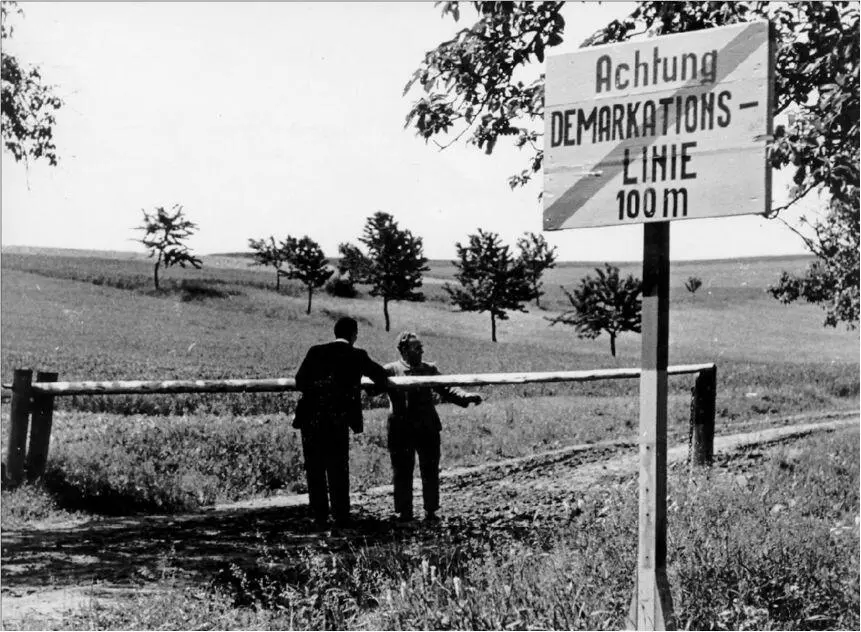 Demarkationslinie Foto Militärhistorisches Museum der Bundeswehr Dresden - фото 7