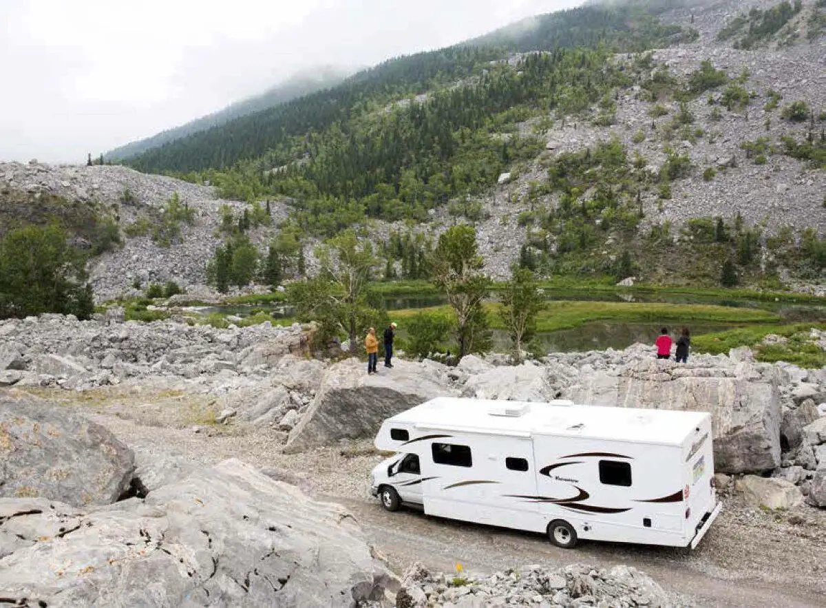 Mit dem Wohnmobil die Freiheit in Kanada genießen KANADA Endlose Natur und - фото 6