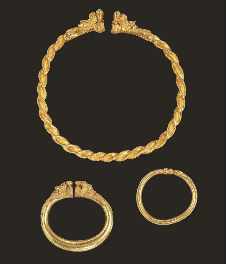 Abb 12 Goldener Ringschmuck aus dem frühlatènezeitlichen Fürstinnengrab von - фото 14