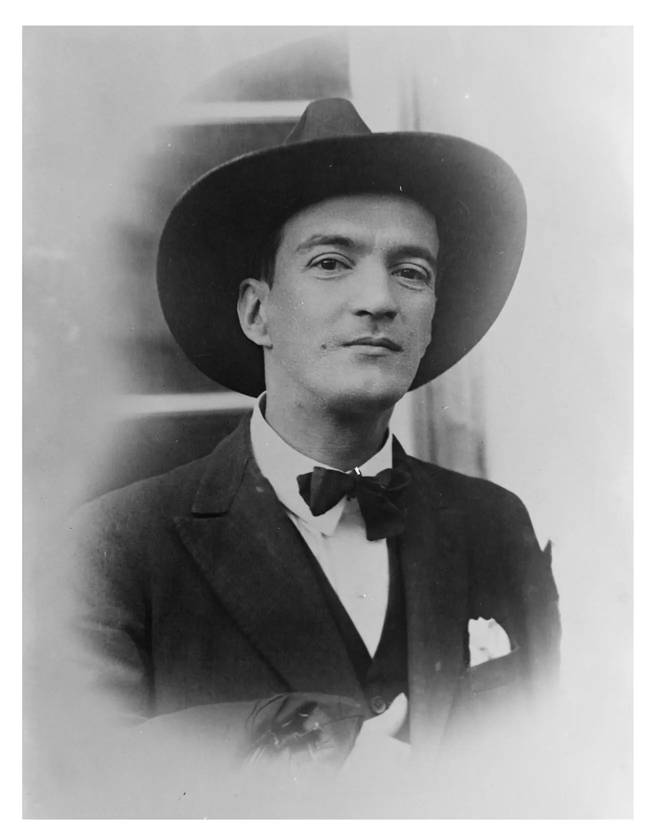 Figura 3 Foto del caricaturista Ricardo Rendón tomada en Medellín hacia 1918 - фото 4