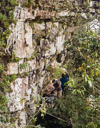 En muchos de los abrigos rocosos la evidencia está especialmente en los murales - фото 33