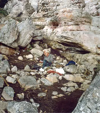 Primeras excavaciones arqueológicas 19911992 zona norte del Parque Nacional - фото 67