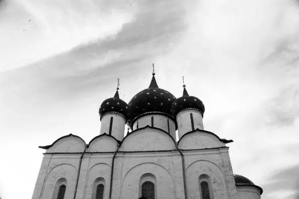 Рождественский собор Суздальского кремля Архитектурный ансамбль кремля окружен - фото 3