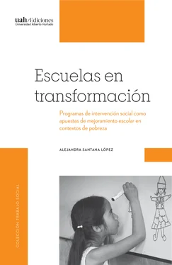 Alejandra Santana López Escuelas en transformación обложка книги
