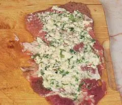 Свиную шейку и куриное филе нарежьте порционными куск - фото 299