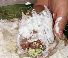 Свиную шейку и куриное филе нарежьте порционными кусками хорошо отбейте - фото 301