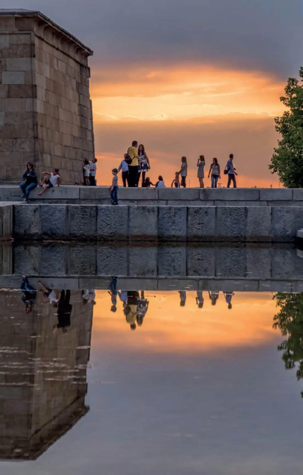 En Madrid se pueden disfrutar espectaculares puestas de sol como esta en el - фото 62
