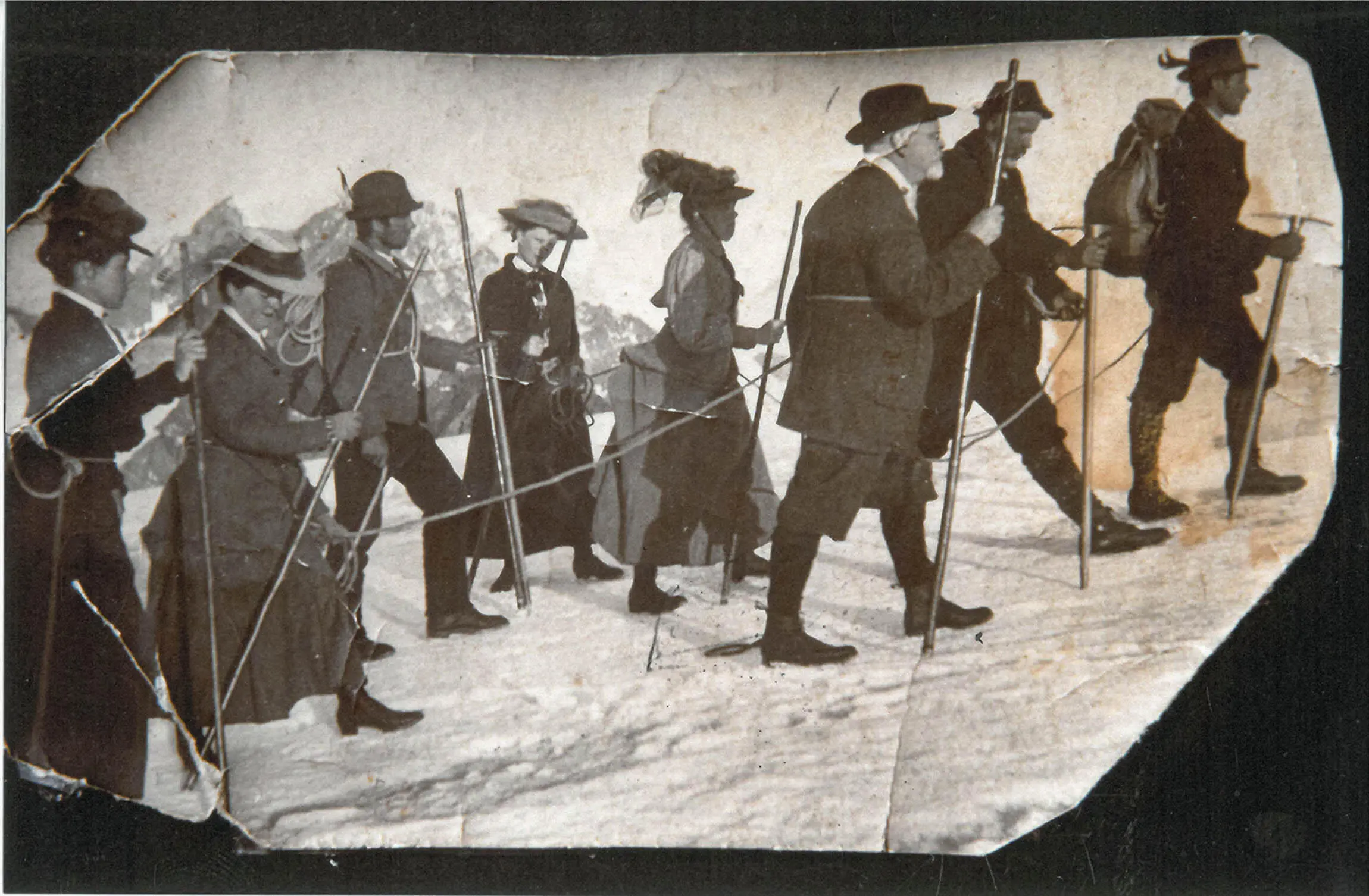 Mit Rock Hut und Alpenstange 1887 führt ein Bergführer namens Mair eine - фото 2