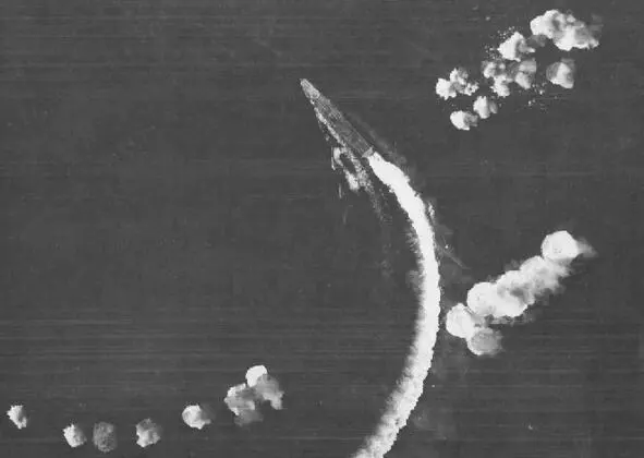 Drugie i pierwsze miejsce zajmują po równo amerykańskie Yorktown i japońskie - фото 26