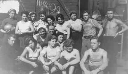 Студенты ЛГПИ в дороге на целину 1957 г Стипендия у нас была 220 рублей - фото 22