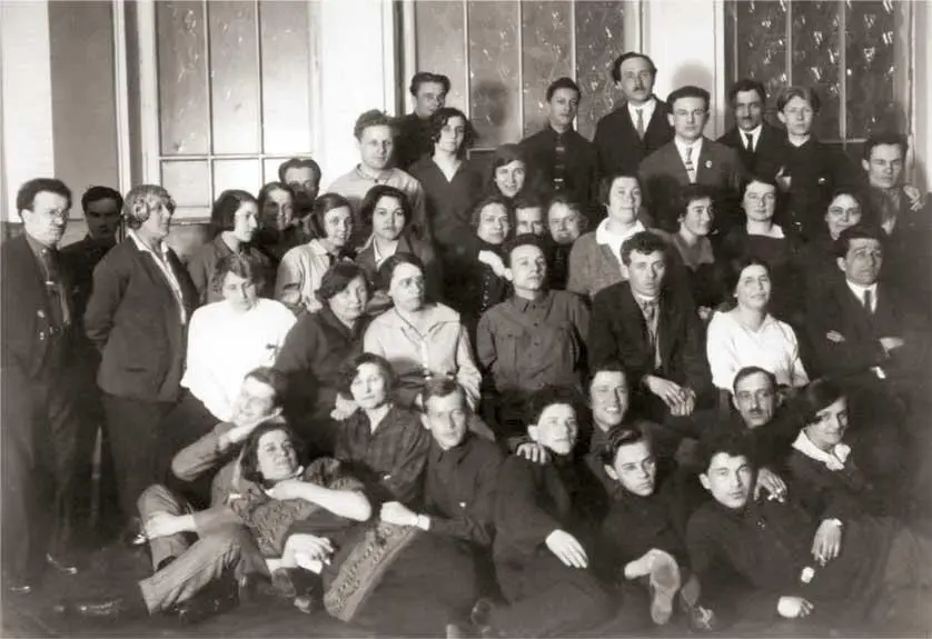 С группой слушателей 1926 г Катя и Эрнест на отдыхе 1936 г 1936 г - фото 10