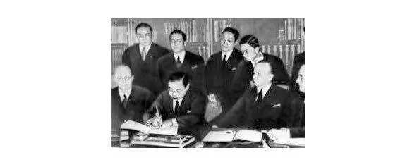 На снимке подписание Антикоминтерновского пакта Берлин 25 ноября 1936 - фото 25