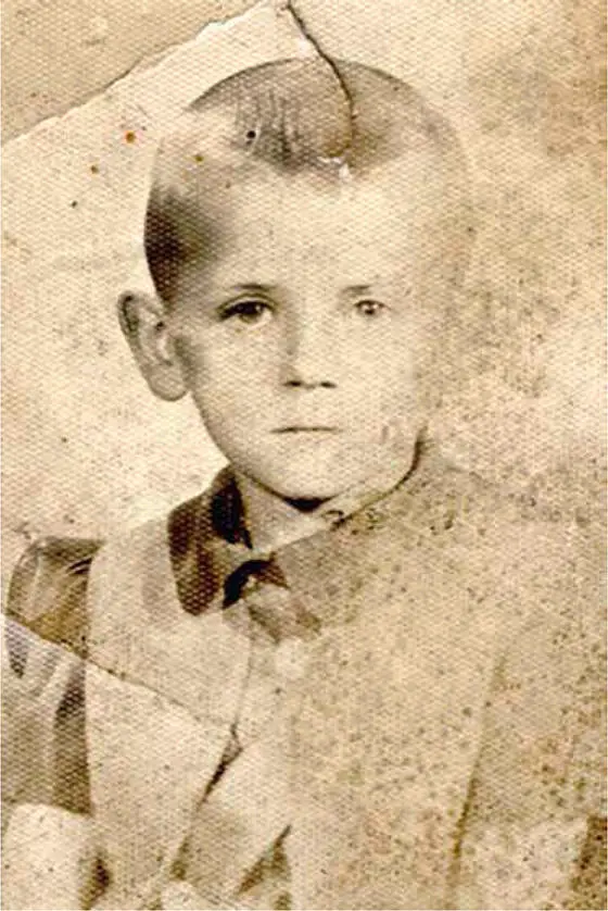 Bogdan Chrześciański im Alter von drei Jahren in Warschau Am 7 Januar 1945 - фото 2