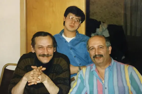 1991 год Кливленд Леонид Филатов мой племянник Дмитрий Хмельницкий и я - фото 1