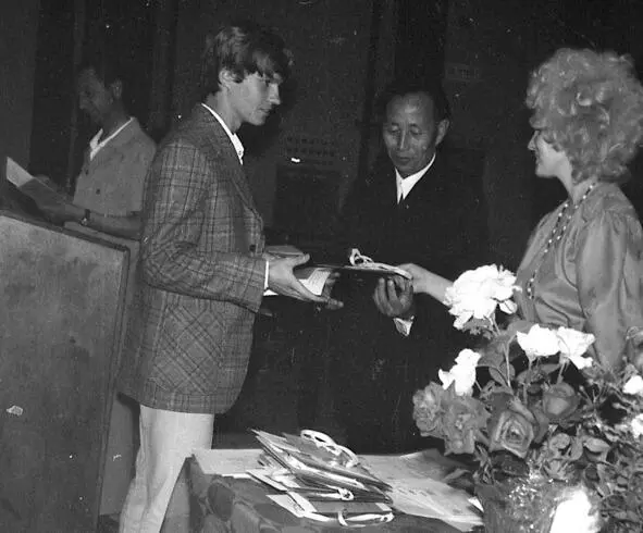26 июня 1975 года Аттестат зрелости получает автор этой книги Впрочем в те - фото 29