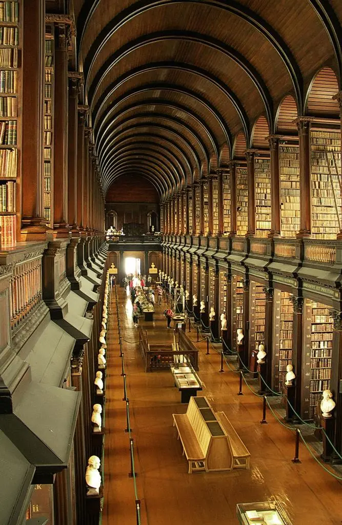 Der Long Room Schatzkammer der Trinity Library Der Osten Highlights im Umland - фото 30