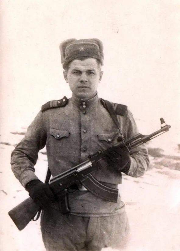 На боевом посту 19571960 годы Ты ушел от нас несчастным Даже слова любви и - фото 16