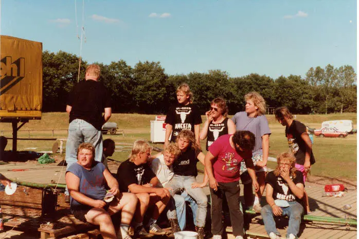Die Crew des ersten WOA in Wacken Die Bühne des ersten WOA 1990 - фото 6