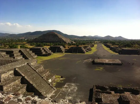 Former possessions of the Maya the city of Teotehuacan The place where the - фото 51