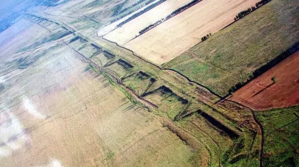 The Zavolzhsky shaft is located slightly east of Kazan and is an earthen - фото 86