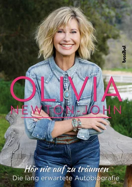 Olivia Newton-John Hör nie auf zu träumen обложка книги