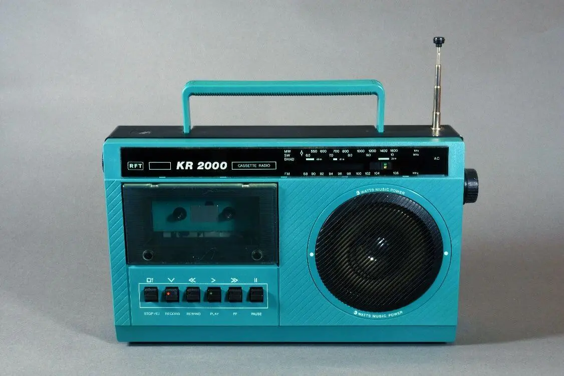 RadioKassettenrecorder KR 2000 Hersteller VEB Sternradio Berlin Design - фото 1