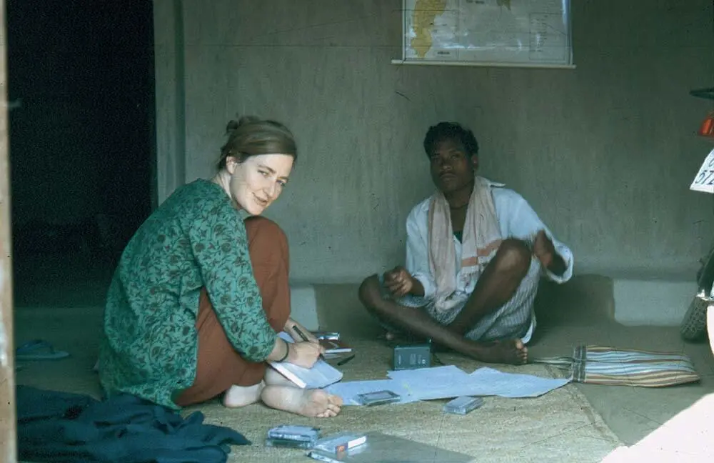 The anthropologist Peggy Froerer with her research assistant Shantilal a - фото 10