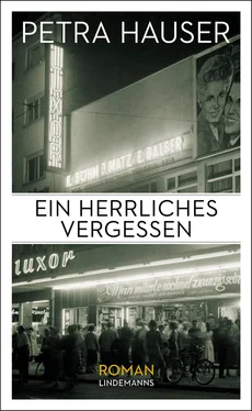 Petra Häußer Ein herrliches Vergessen обложка книги