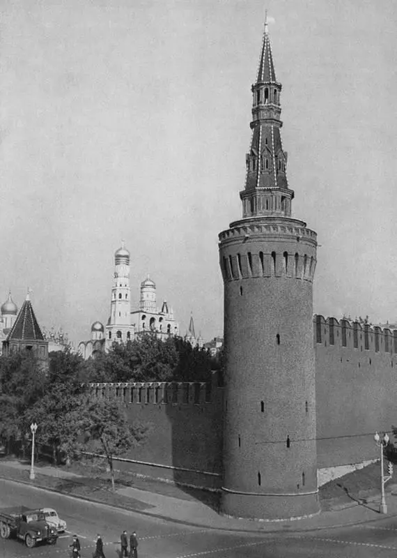 Беклемишевская башня Беклемишевская или Москворецкая башня расположена в - фото 7