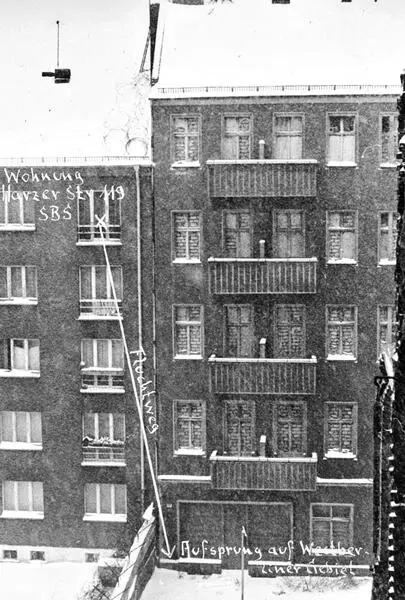 1965 seilte sich um 5 Uhr morgens ein Mann in der Harzer Straße 119 Treptow - фото 16