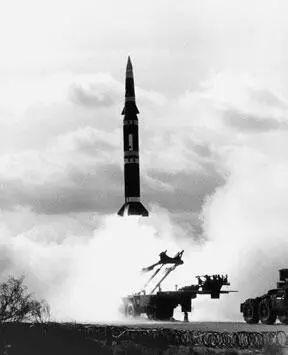 Запуск ракеты Першинг2 всего шесть минут полетного времени до Кремля К - фото 7