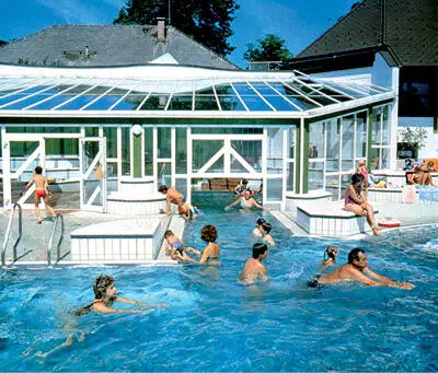Außenwarmbecken mit Schwimmkanal Wassertiefe max 100m Das - фото 187