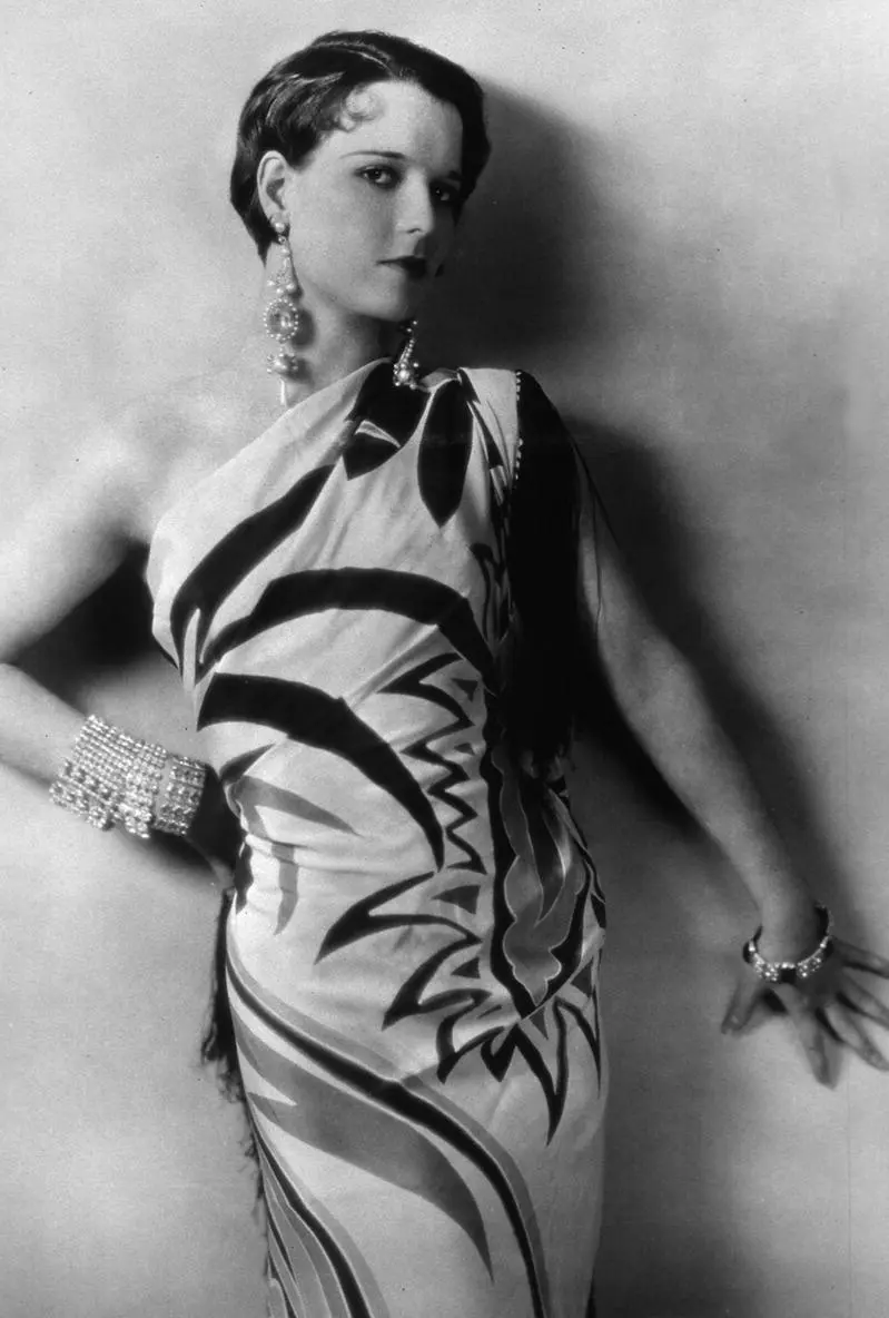 Portrait of Louise Brooks from the film Diary of a Lost Girl the epitome of - фото 4