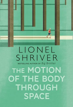 Lionel Shriver The Motion of the Body Through Space обложка книги