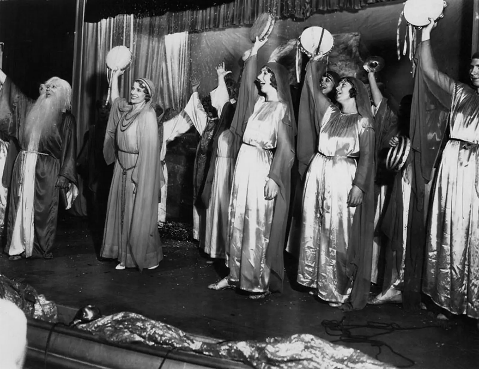 Figure 42 Aimee Semple McPherson second from left in a performance at her - фото 26