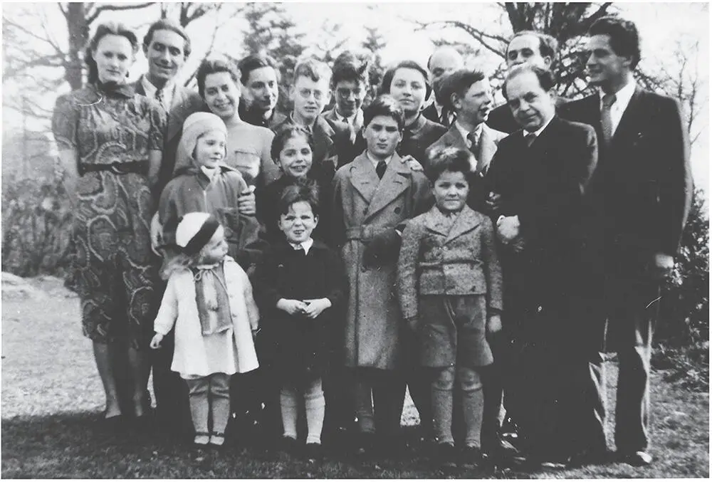 Die Gründergruppe Kirkton House 1940 Karl König zweiter von rechts mit - фото 1
