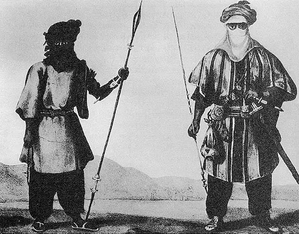 Tuareg Gegen Fremde zurückhaltend verkehren die Eingeborenen unter sich ganz - фото 14