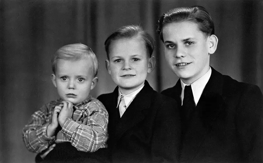 Jochen Kowalski l mit seinen Brüdern Reinhard und Gerhard 1956 - фото 6