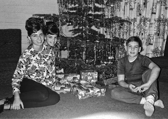 Weihnachten 1965 mit den Schwestern Linda und Lana Privatarchiv Thomas - фото 9