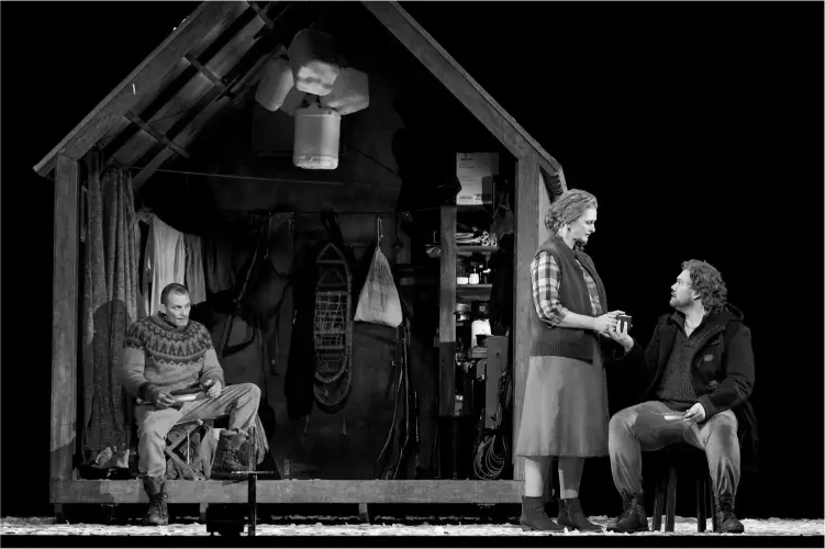 El tenor Bradley Daley Siegmund la soprano Amber Wagner Sieglinde y el - фото 18