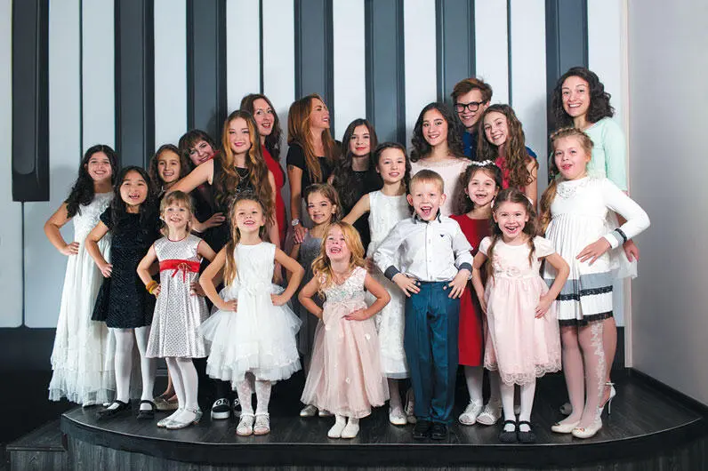 Новогодняя сказка С Сашей на открытии школы - фото 43