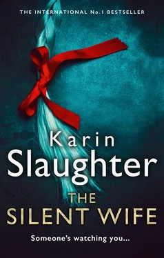 Karin Slaughter The Silent Wife обложка книги