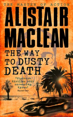 Alistair MacLean The Way to Dusty Death обложка книги