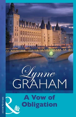 Lynne Graham A Vow of Obligation обложка книги